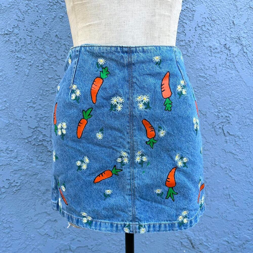 Denim Mini SKirt in Size 2 Carrots Novelty print cottagecore - Picture 1 of 8